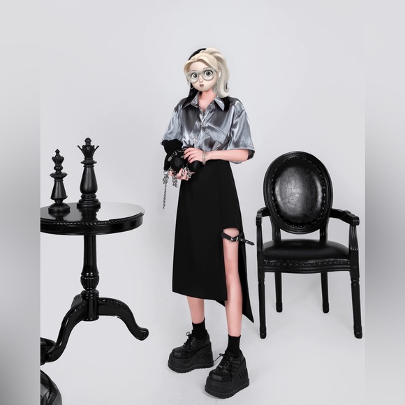Skirt - Picture 2 of 3